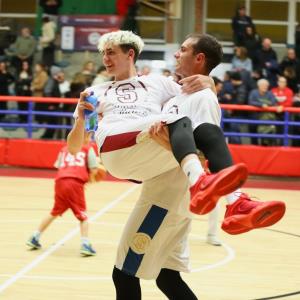 GLI SHOEMAKERS CALANO IL TRIS!